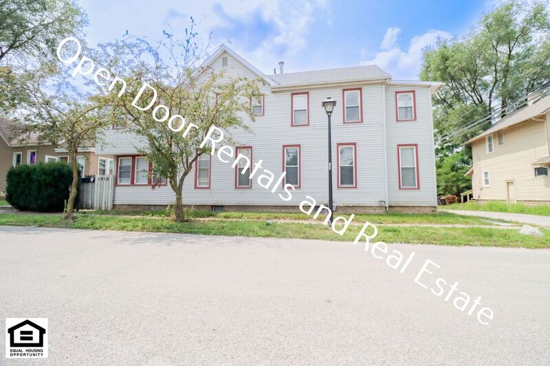 Fort Wayne House: 1918 Riedmiller Ave