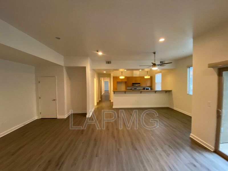 Van Nuys House: 6428 Woodley Avenue