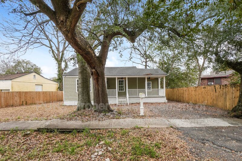 North Charleston House: 2679 Oregon Ave