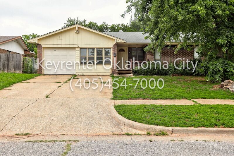 Oklahoma City House: 5316 S Briarwood Dr
