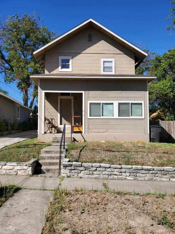 Request a Viewing for 817 W Mulberry, Apt 2 Tenant Turner