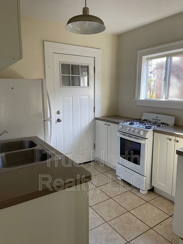 Columbus Condo: 1681 1/2 Oak Street