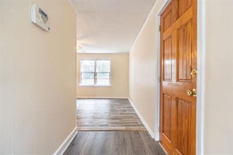 Southern Pines House: 885 South Stephens Street