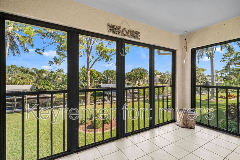 North Fort Myers House: 15350 MOONRAKER CT