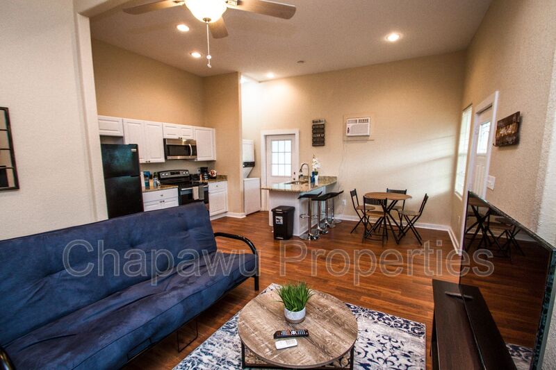 San Antonio Condo: 121 Douglas Way Street