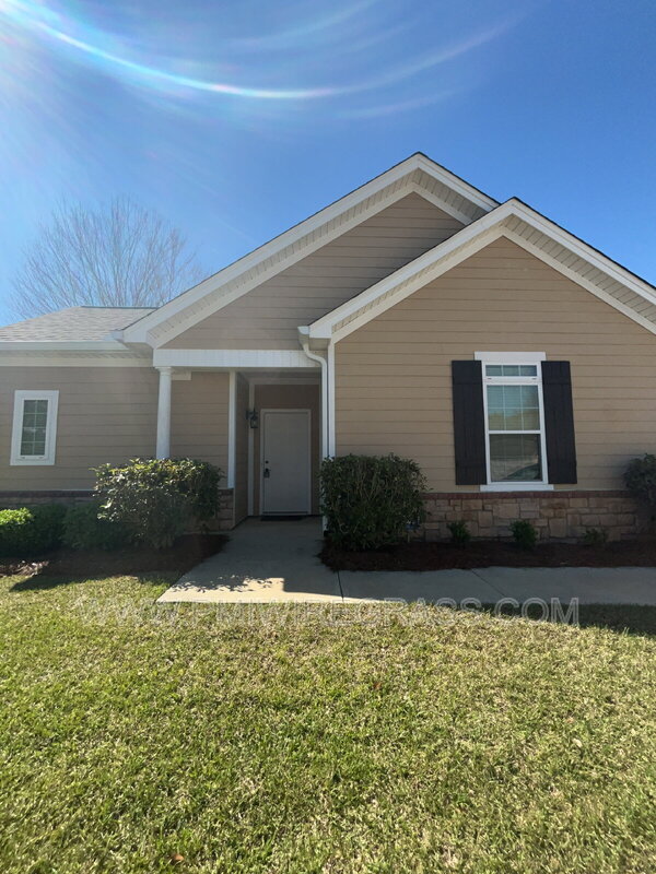 Dothan House: 306 Hidden Creek Circle