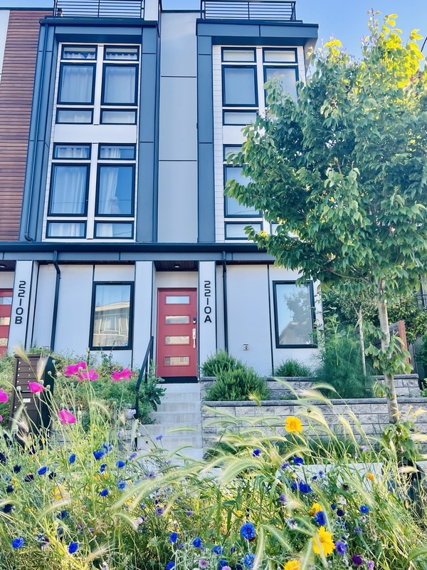 Seattle Townhome: 2210 NW 59th St