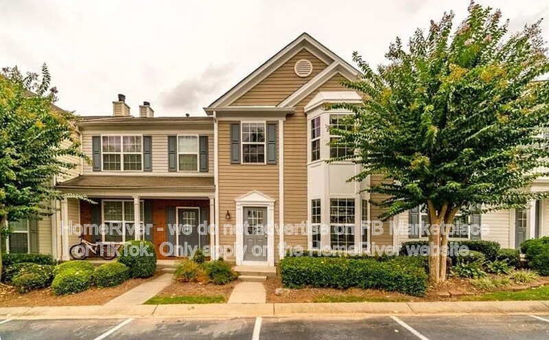 Alpharetta Townhome: 913 Prestwyck Ct