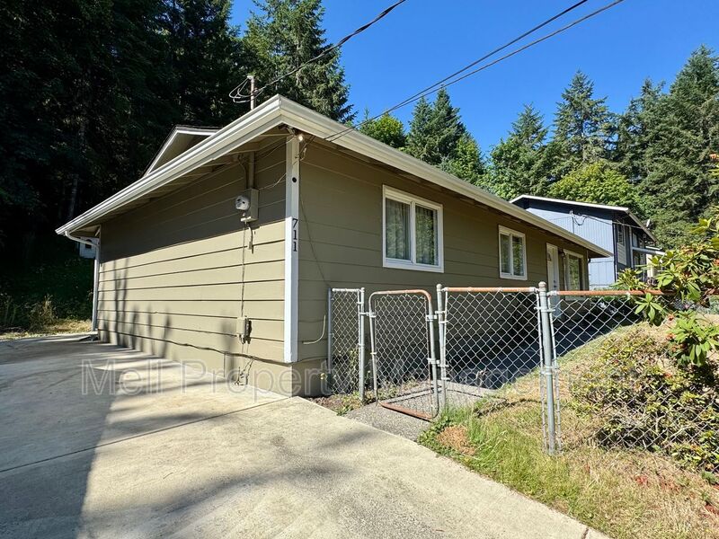 Shelton House: 711 Grandview Ave