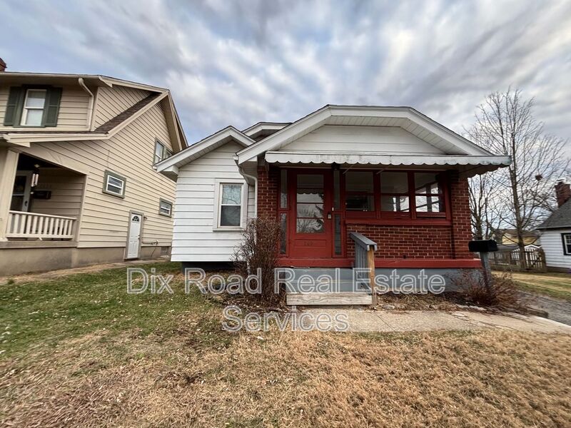 Dayton House: 2404 Mundale Avenue