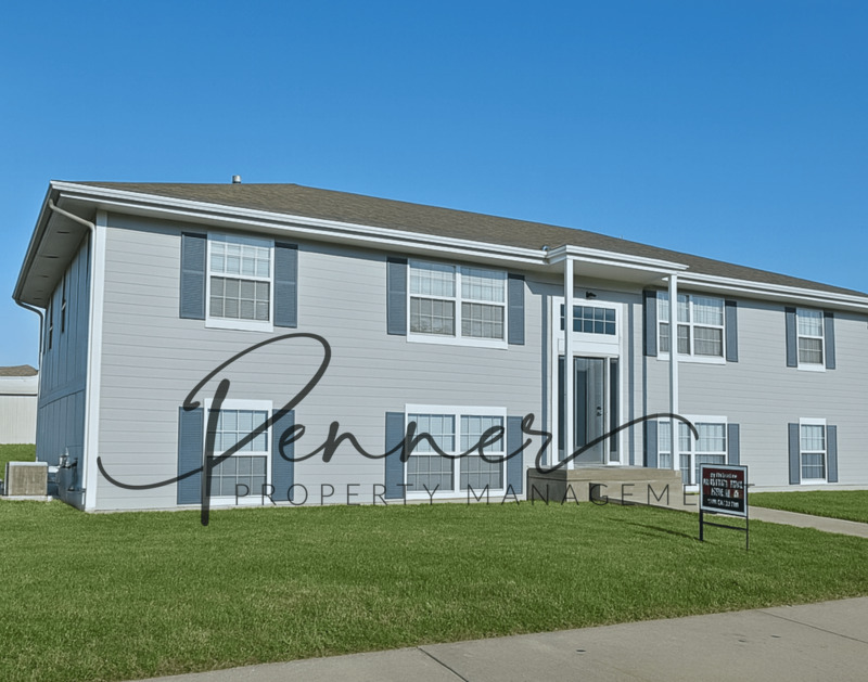 RAYMORE House: 132 N CREST DR