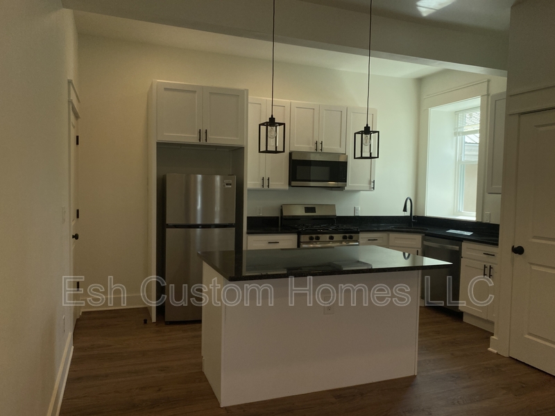 Manheim Condo: 27 West Ferdinand Street - 2