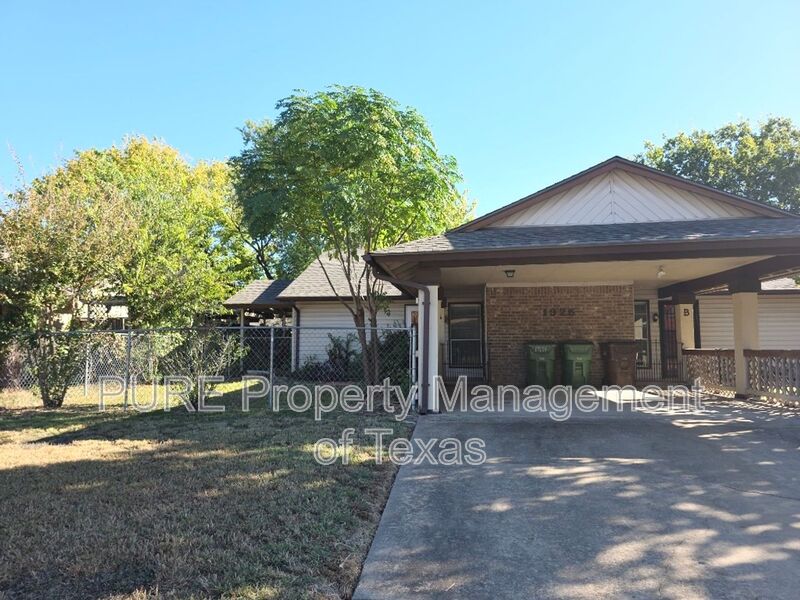 Round Rock House: 1925 Nicole Circle