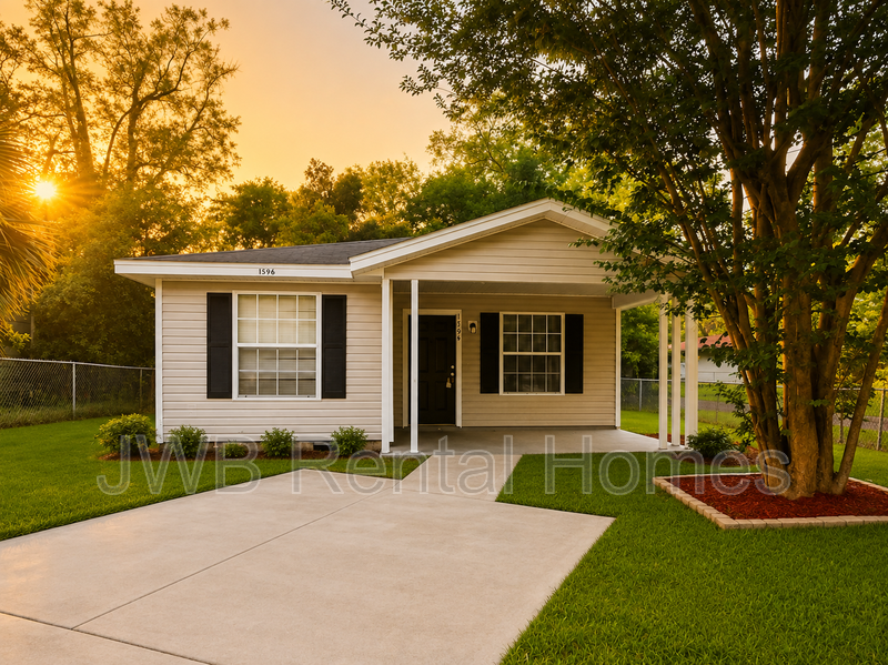 Jacksonville House: 1596 30th St W