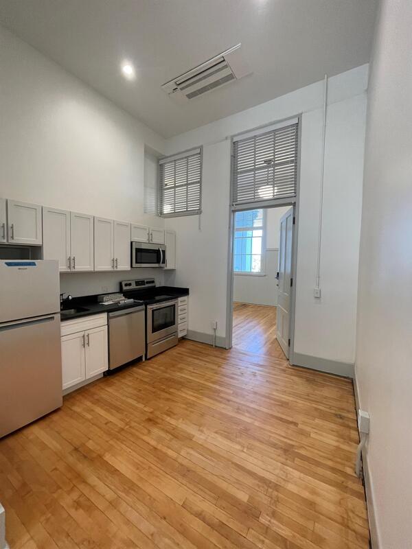 Savannah Condo: 315 West 38th Street