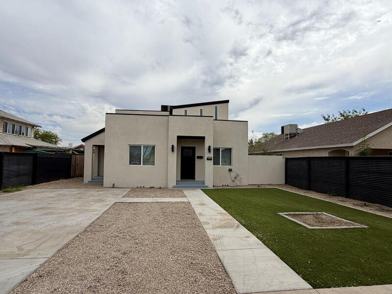 Phoenix House: 2029 West Adams Street