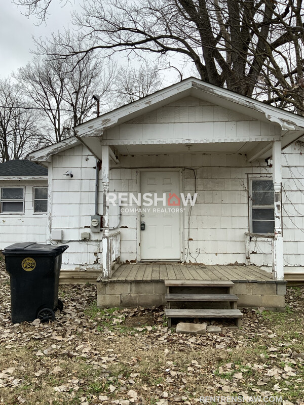 Dyersburg House: 233 4th Ave