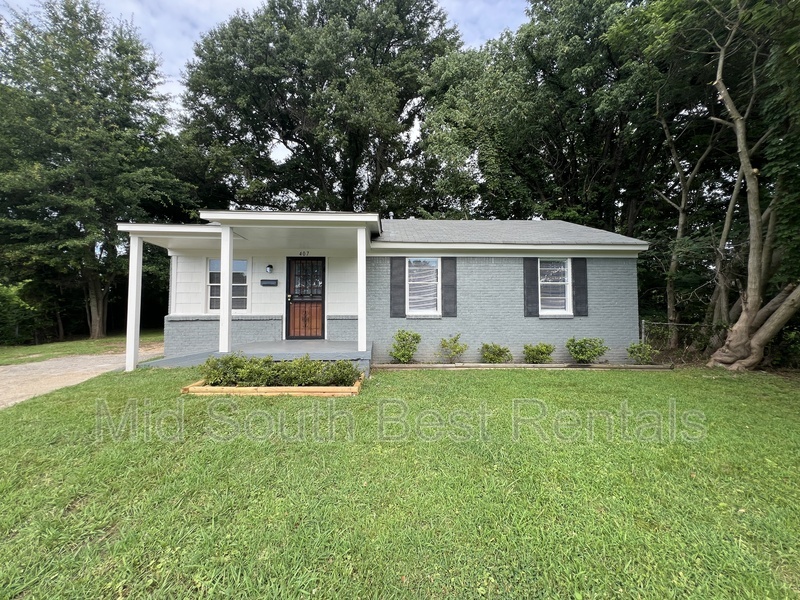 Memphis House: 407 Jenson Cove