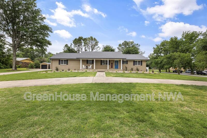 Bentonville House: 1609 SW 2nd Street