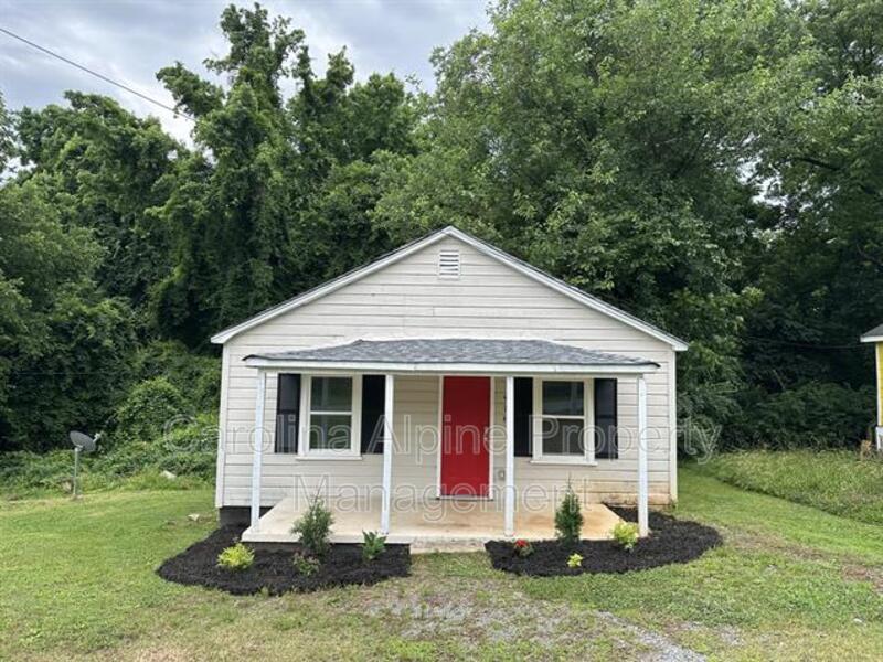 Shelby House: 416 Airline Ave