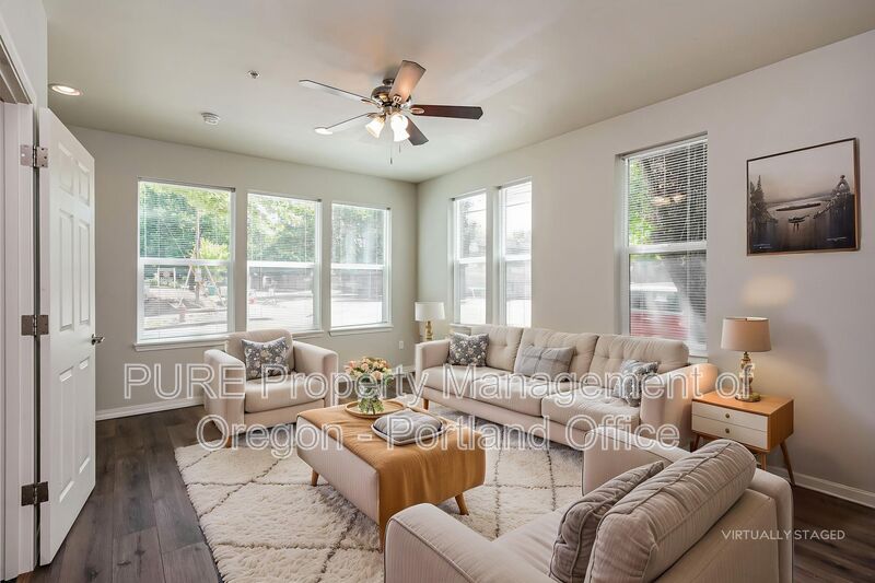 Portland Apartment: 5490 SE Milwaukie Avenue