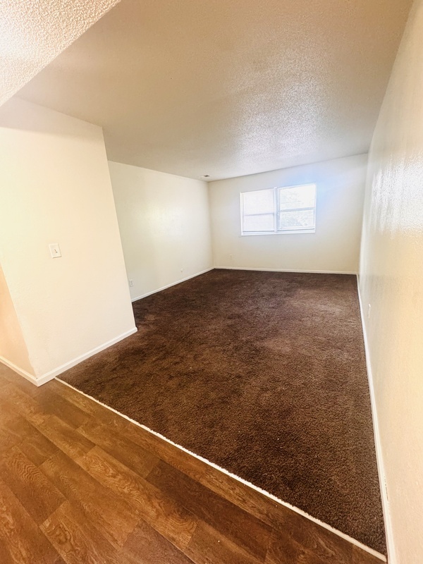Independence Condo: 1413 W Maple Avenue