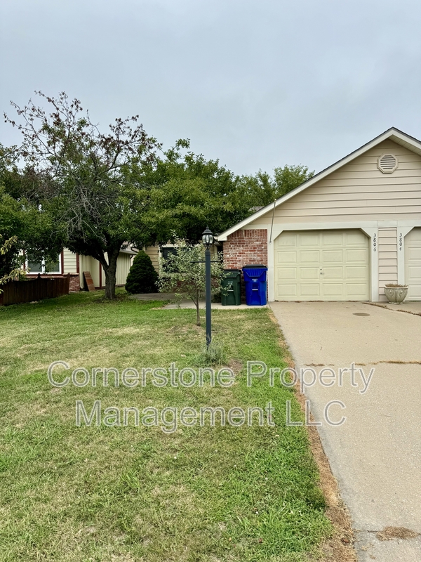 Lawrence House: 3806 Pinnacle Circle