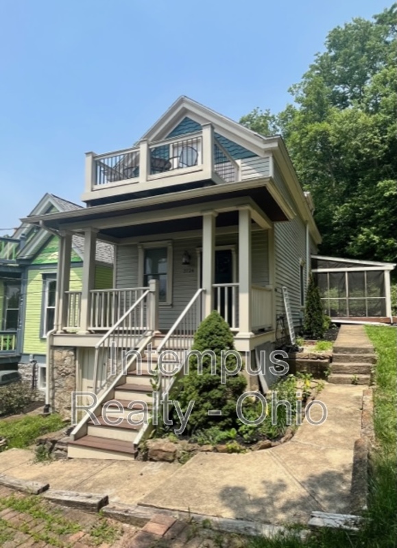 Cincinnati House: 3724 Stevens Pl