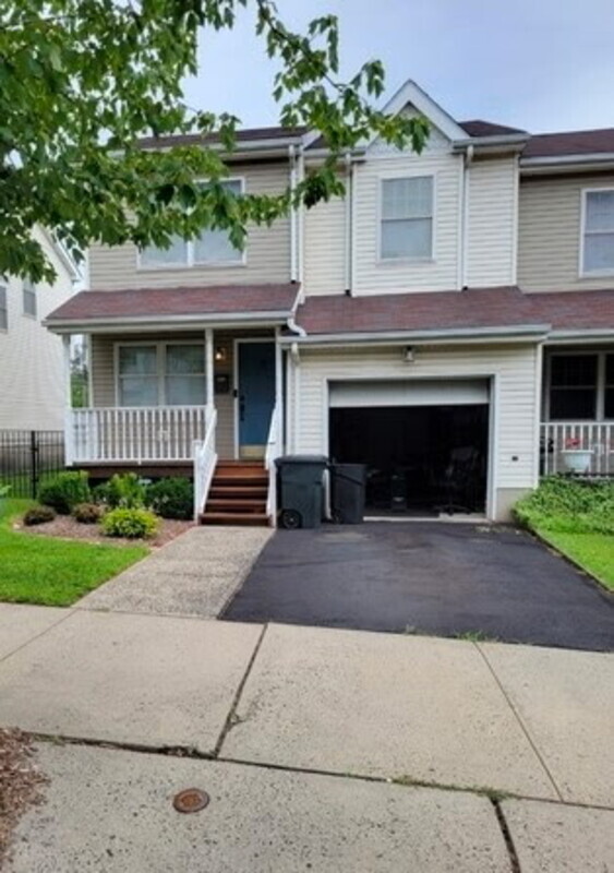 Newark House: 283 Muhammad Ali Avenue