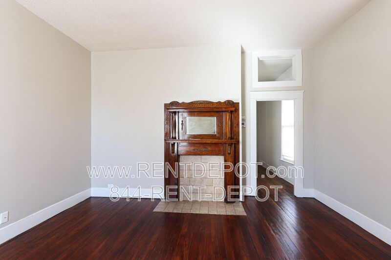 Evansville House: 310 E. Florida St