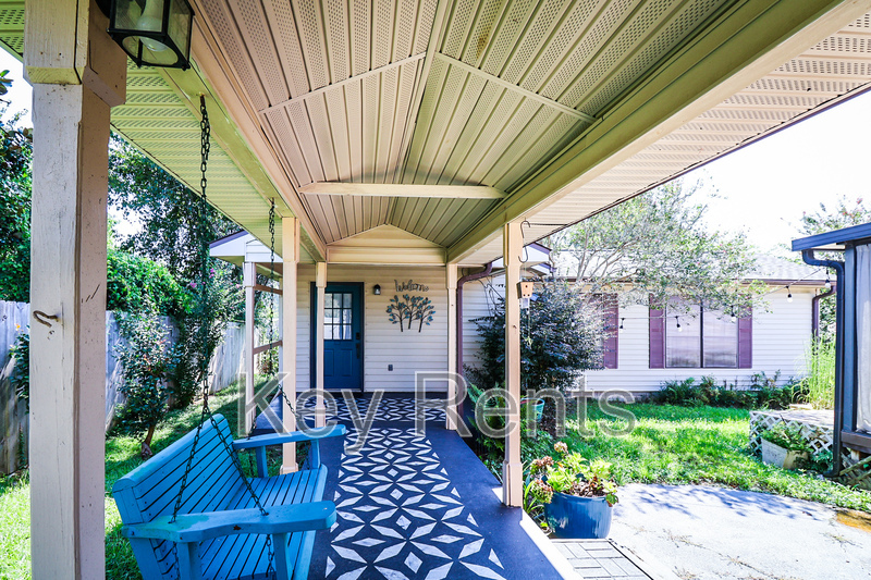 Pensacola House: 7018 Forshalee St
