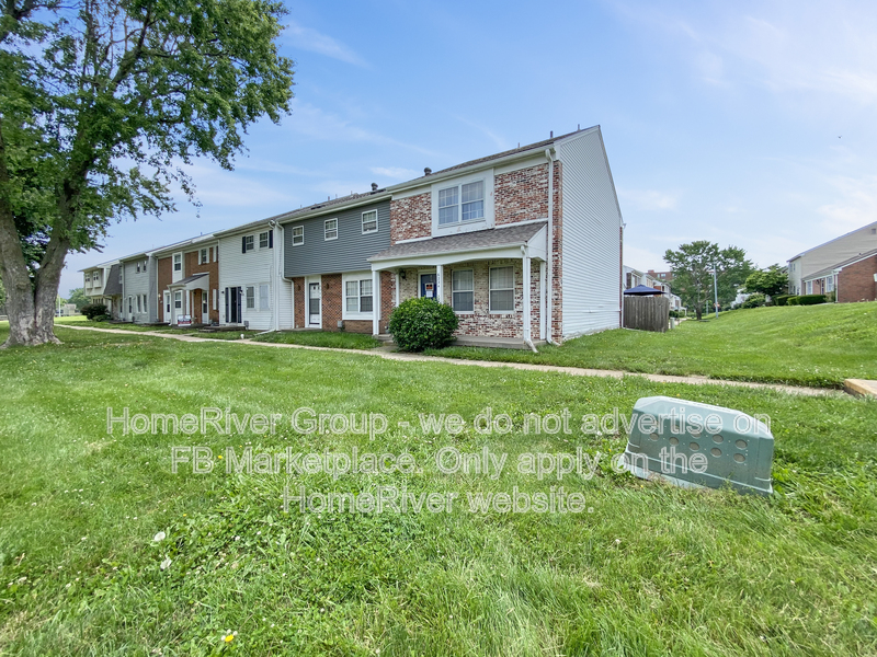 Grandview House: 6238 E 129th St