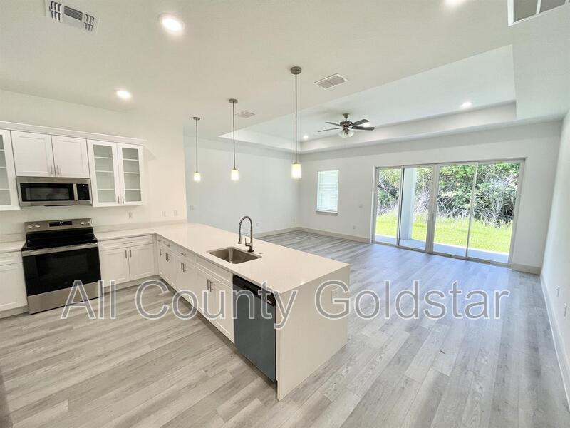Port Charlotte House: 558 Rutland Cir