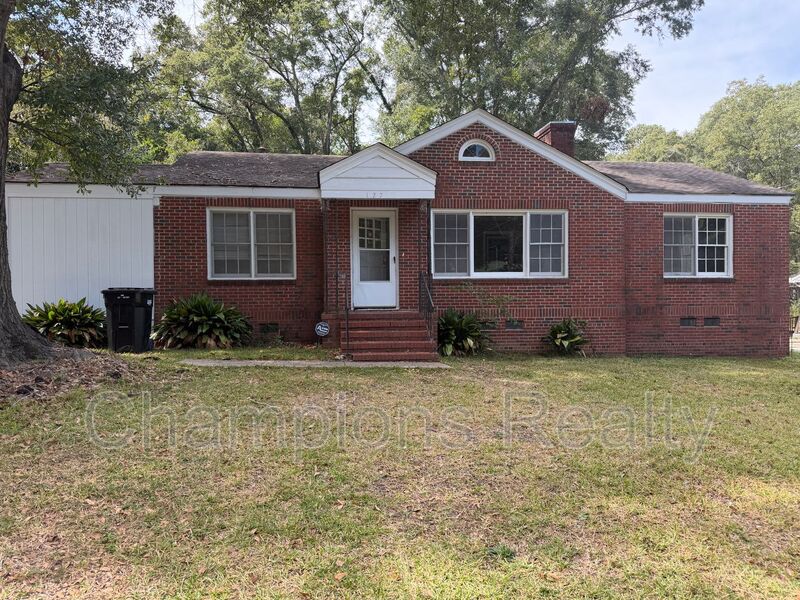 Columbus House: 127 McCartha Drive