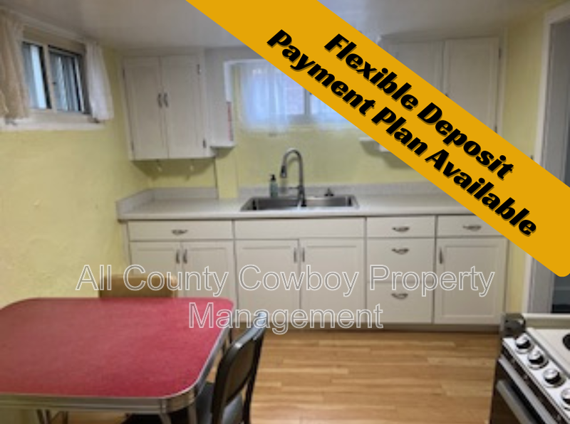 Laramie Condo: 557 1/2 N 8th St