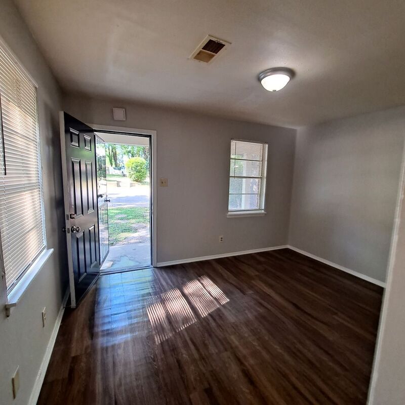 Memphis House: 2655 Whitman Ave