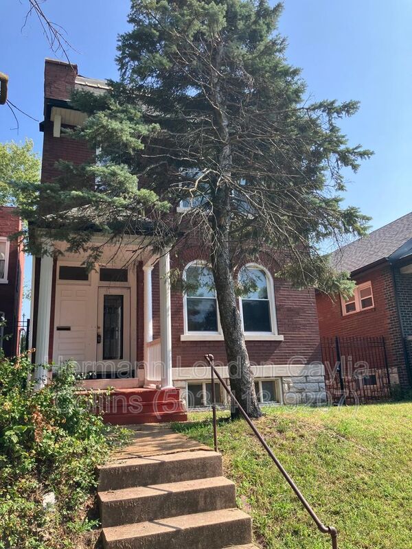 Saint Louis House: 4506 S Grand Blvd