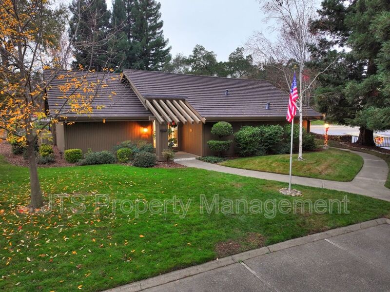 Gold River Condo: 2010 Promontory Point Ln