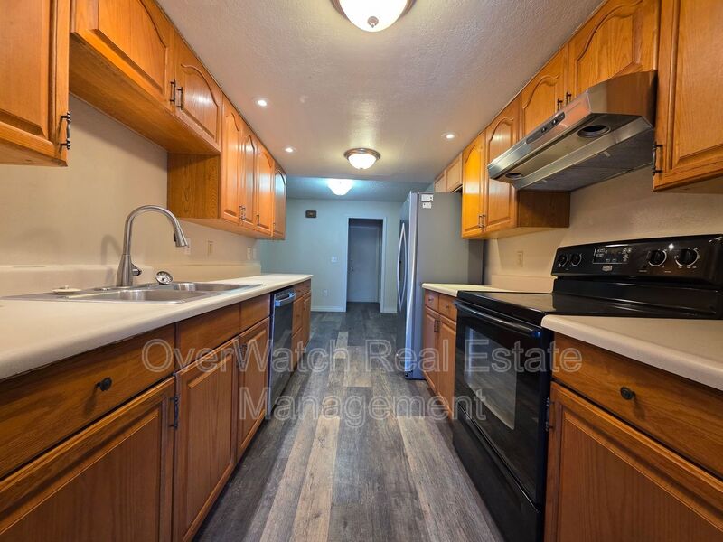 Anchorage Condo: 4925 Rollins Dr