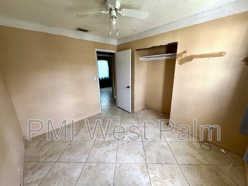 Lake Worth Beach Condo: 1225 S C St