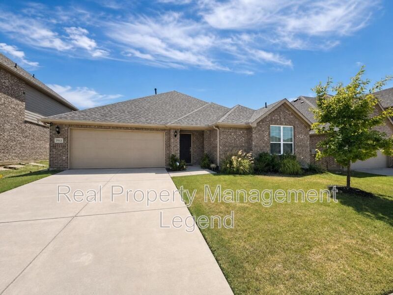 Aubrey House: 2812 Ranger Ln