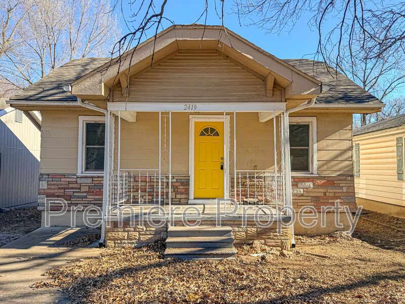 Independence House: 2419 S Vermont Ave