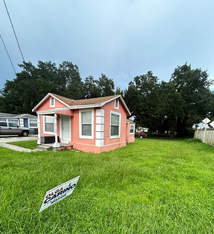 Kissimmee House: 601 North Emory Avenue