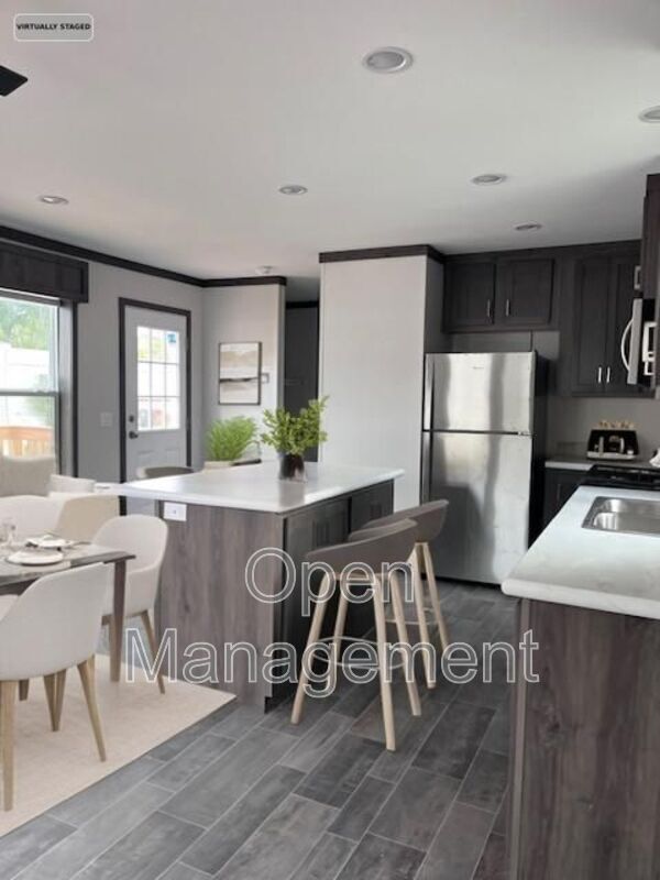 Ankeny House: 2301 Southwest Oralabor Road