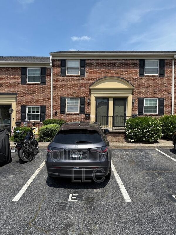 Greenville Condo: 2530 E North St.