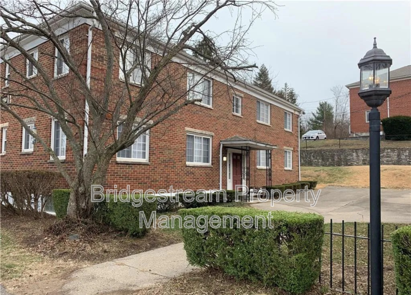 Kettering House: 1930 Schantz Avenue