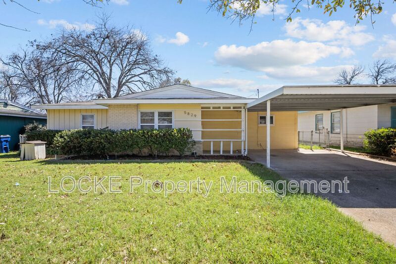 Westworth Village House: 5829 Holloway Street