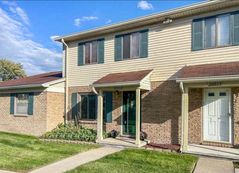 Brownstown Condo: 20033 Village Green Court - 1
