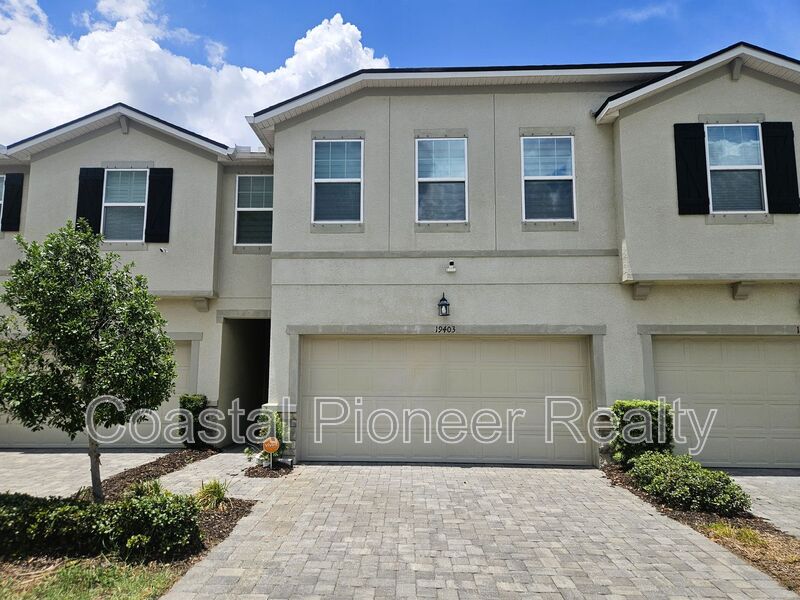 Lutz Townhome: 19403 Blue Pond Dr