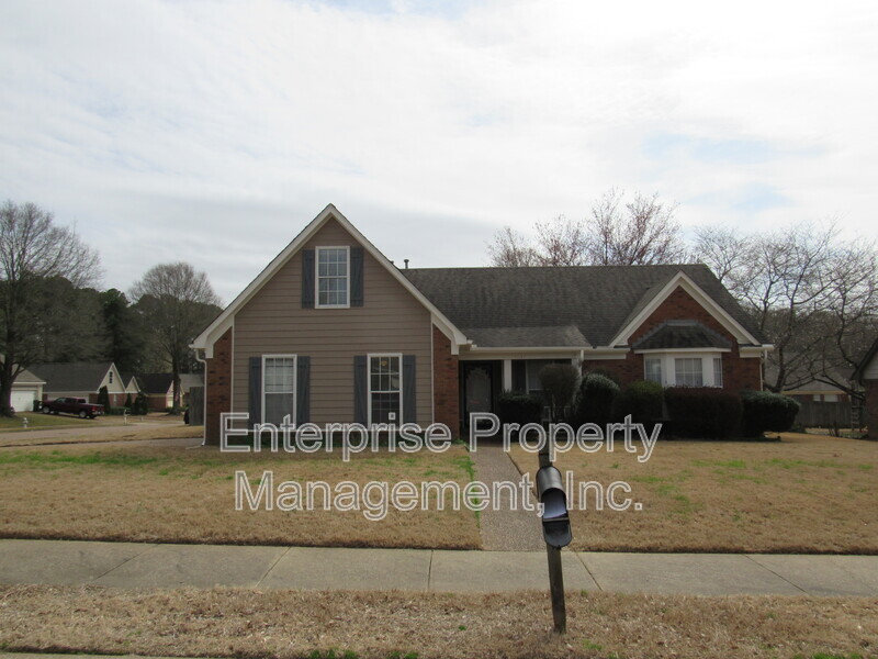 Photo 3 of 7037 Meadowlands Place